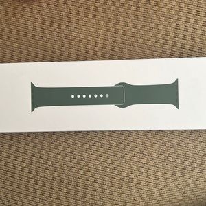 Apple unopened clover sports band
